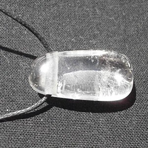 Pendentif Cristal de roche (pierre percée)