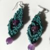 Boucles d'oreille en micro-macramé vert et perles d'améthyste